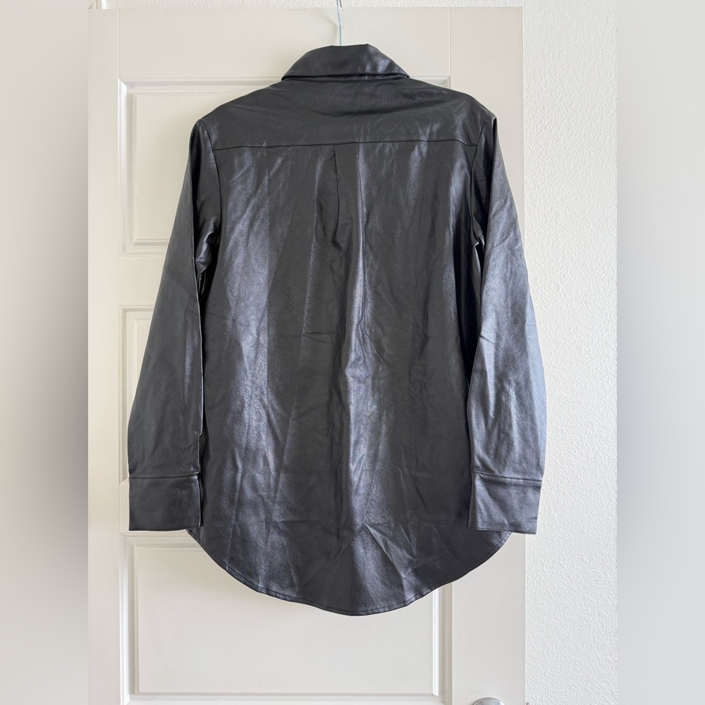 NWT Commando Lightweight Faux Leather Oversized Button Down Shirt Size Medium - Picture 3 of 7